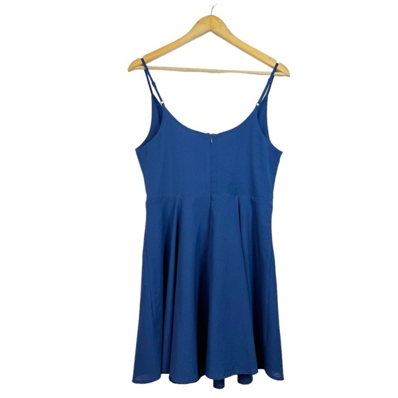 Urban Outfitters Kimchi Blue Navy Front Tie
Keyhole Skater Dress Size 6 - Picture 4 of 13